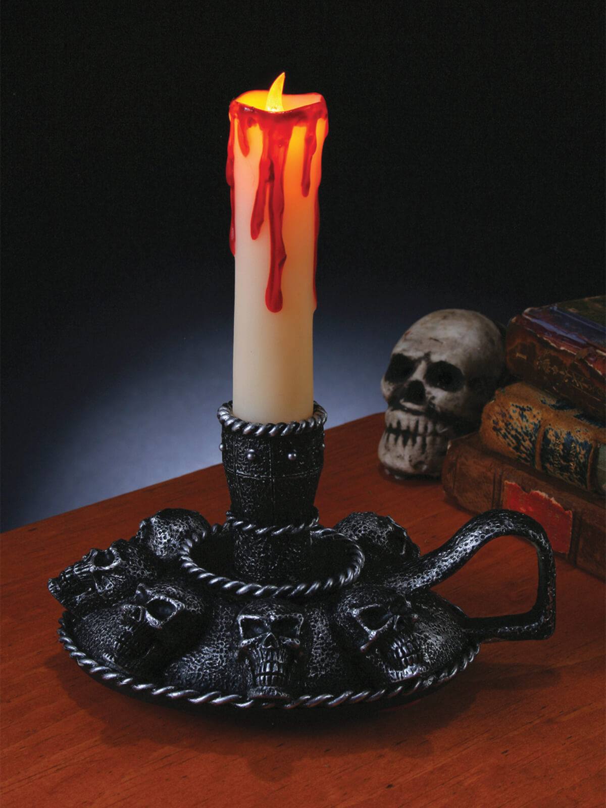 Skull Candle Holder w/Candle (B/O)