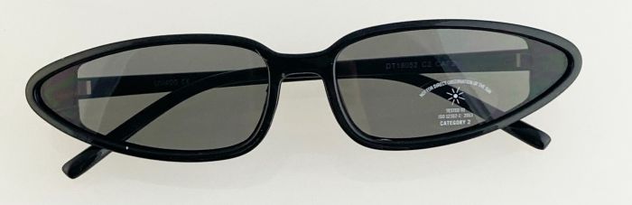 Retro Oval Black Sunglasses